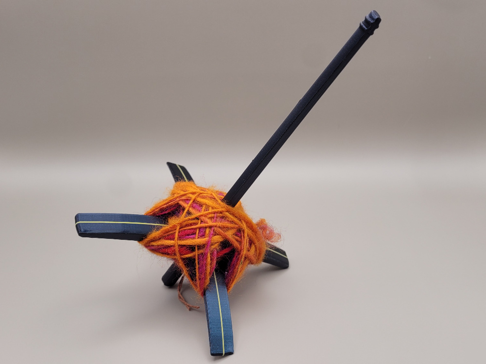 Drop spindle with new yarn